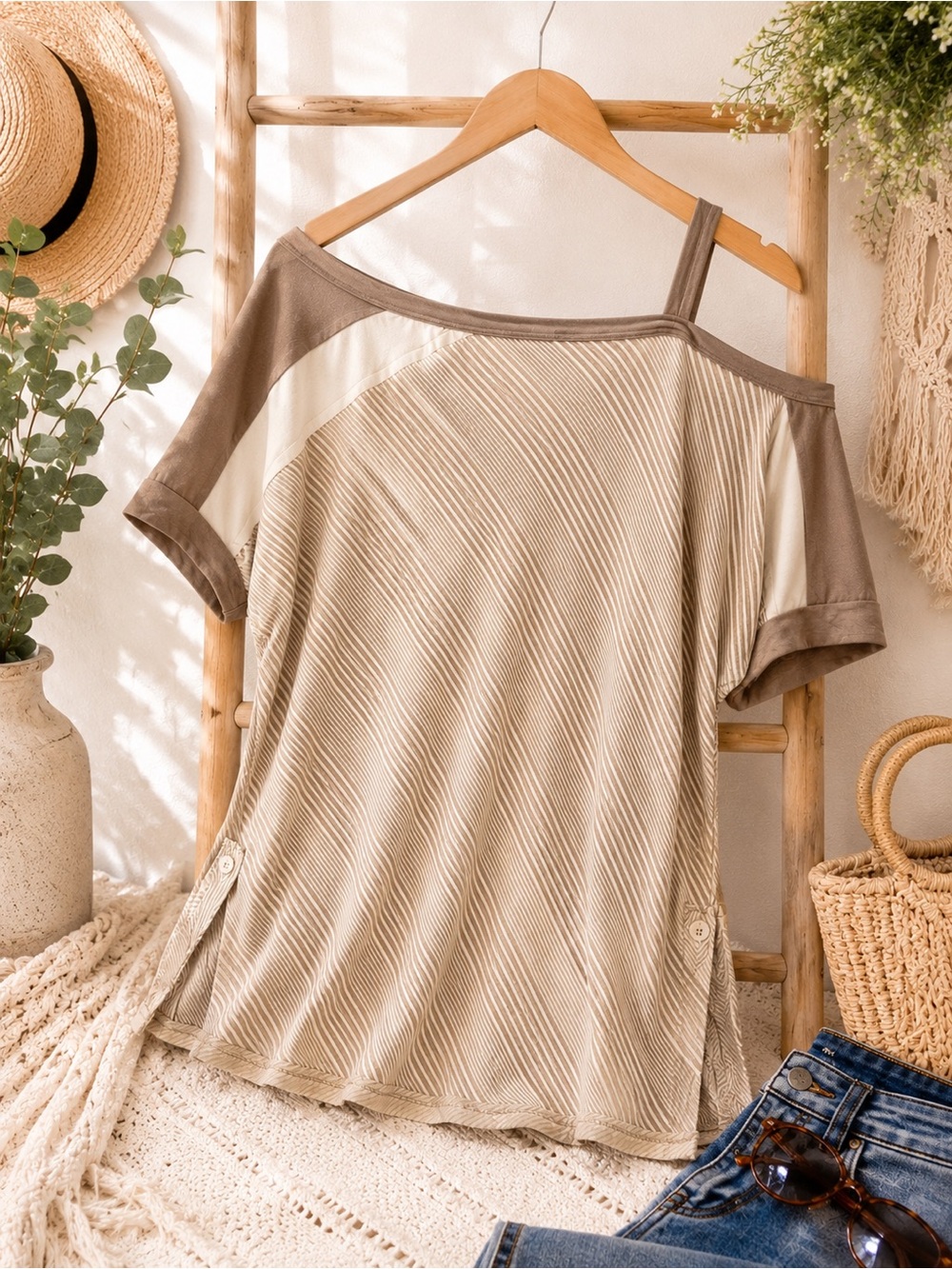 BKE Off Shoulder Top Womens Large Beige Neutral Stripe Casual Boho Boutique Top